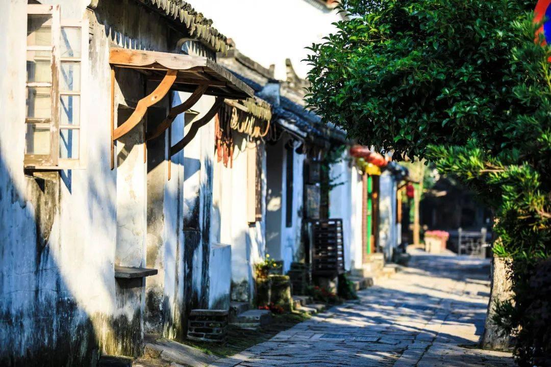 吴奇隆 《追风少年》音乐专辑,于1992年由飞碟唱片制作发行